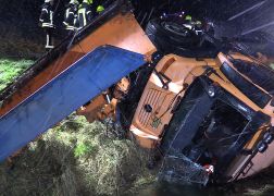 Winterdienst Bei Kahla Verunglueckt 090119 0012